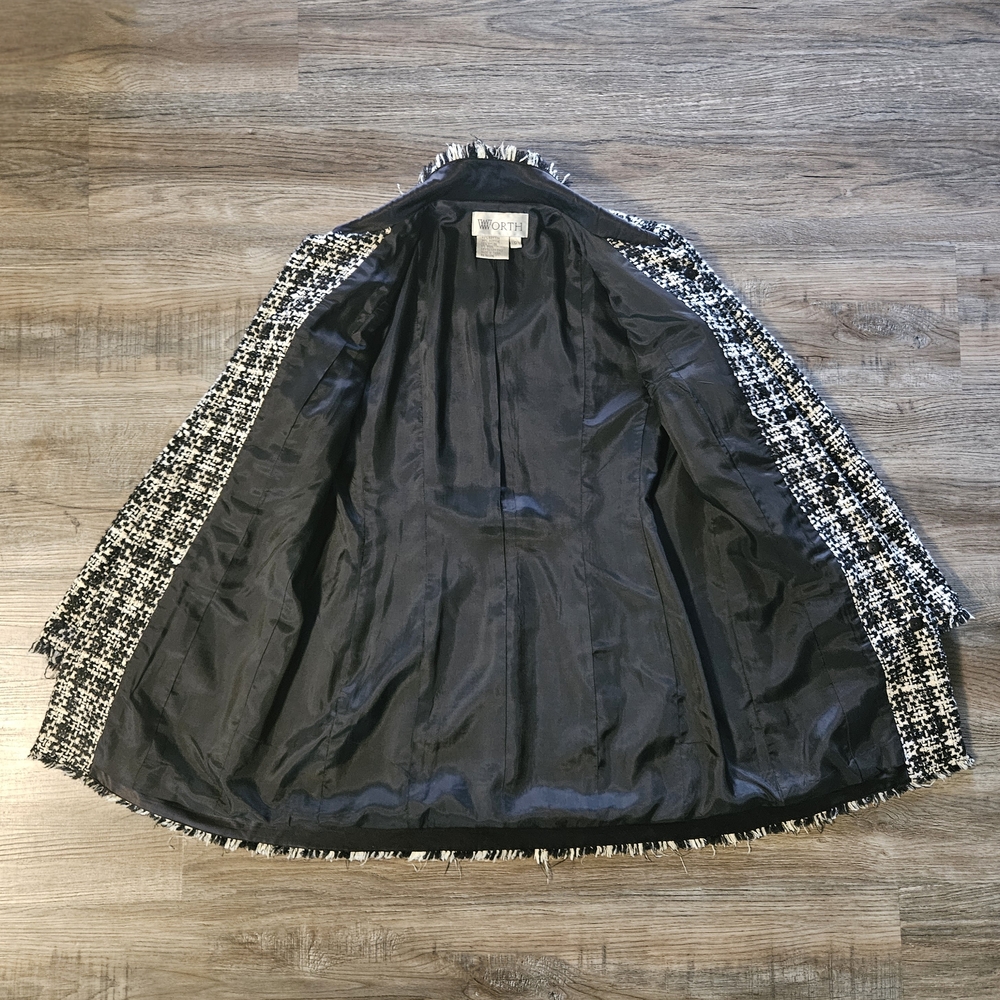 Vintage WORTH Elegant Black and White Women's Preppy Fringed Tweed Jacket - Picture 9 of 10